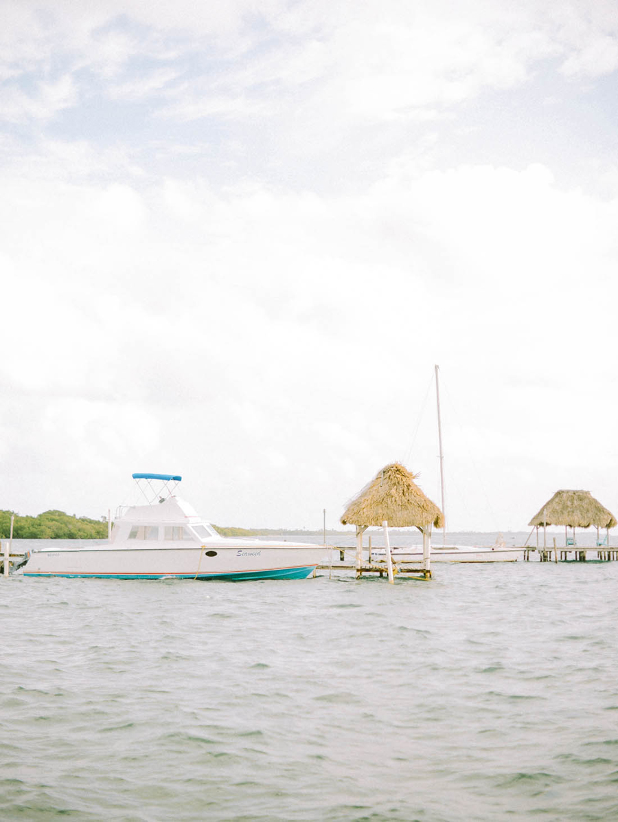 Boat Dock in Belize - Entouriste