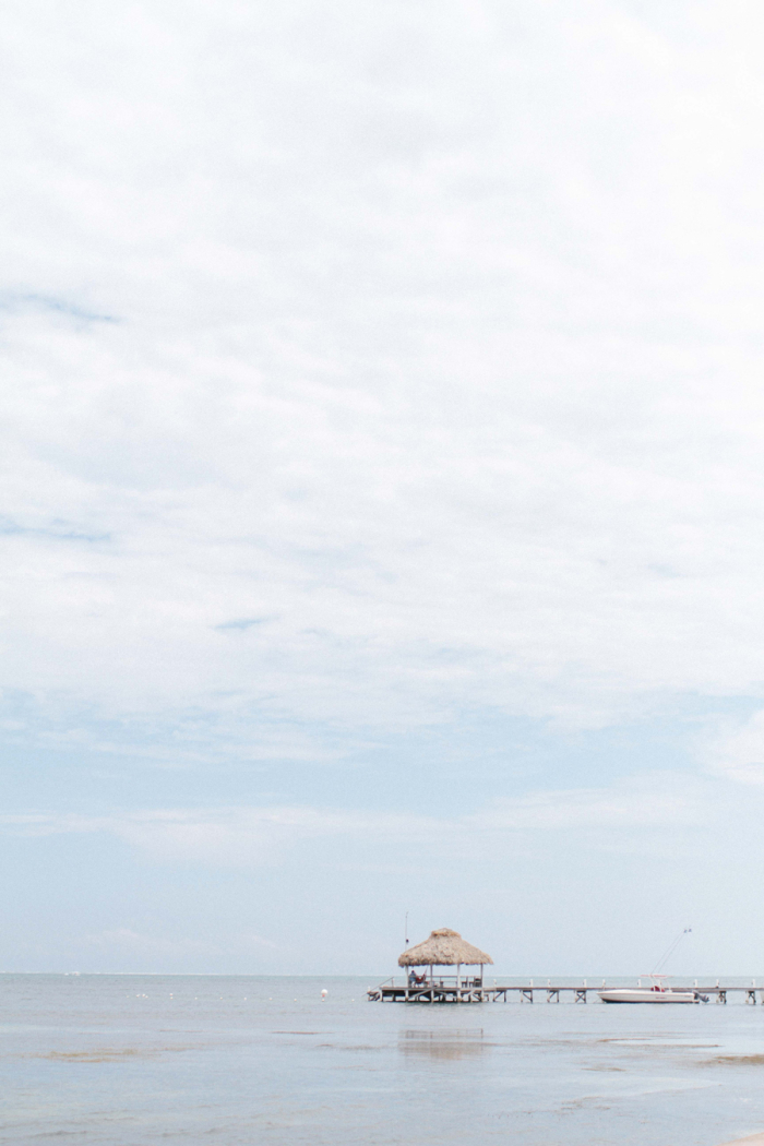 Dock Hut Outside of San Pedro - Entouriste