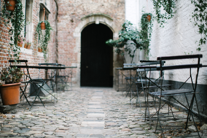 Patio Seating in Antwerp Belgium - Entouriste